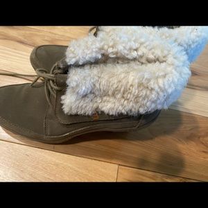 ElNaturalista fur boots